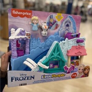Fisher-Price Frozen Little People Playset - Pink, Purple, Blue, Teal, White